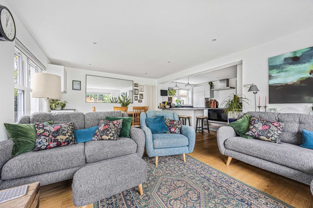 Property photo 3 of 21 Picture No. 02