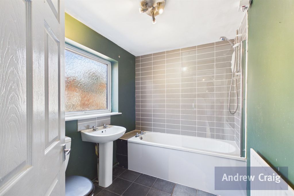 Property photo 3 of 13 Bathroom