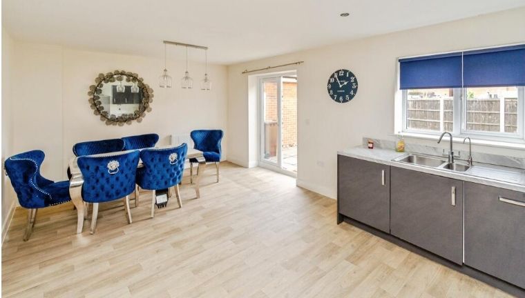 Property photo 3 of 11 Picture No. 18