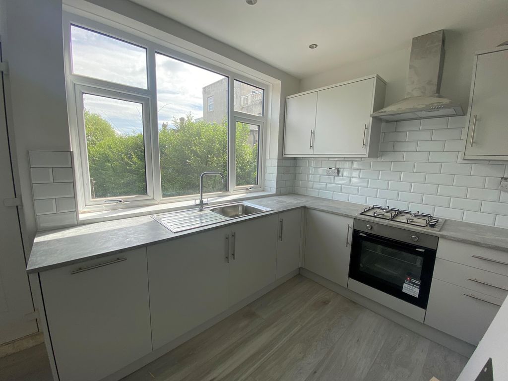 Property photo 3 of 12 Image