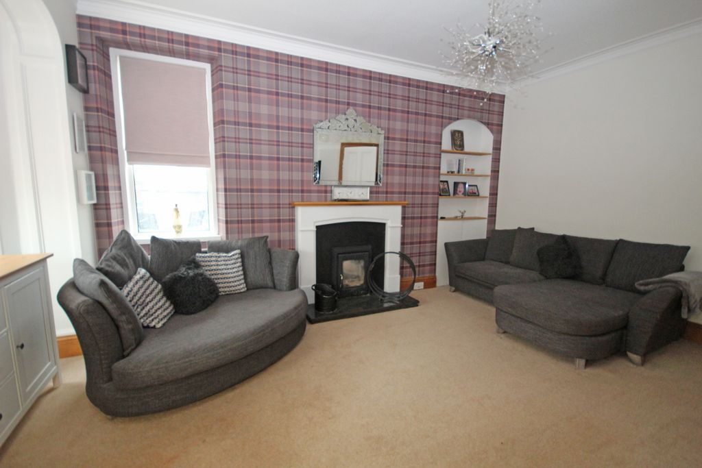 Property photo 3 of 34
