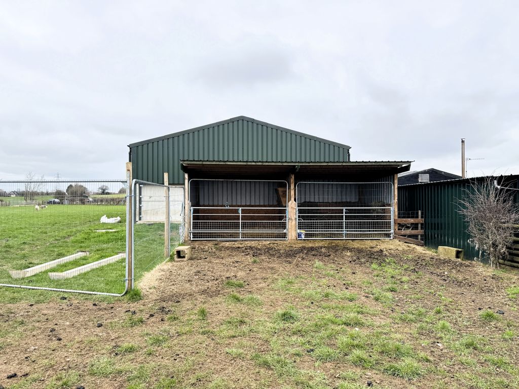 Property photo 2 of 16 Photo 3