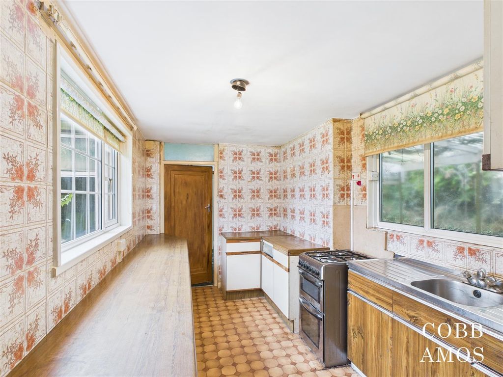 Property photo 3 of 22 Cam02803G0-Pr0155-Still015.Jpg