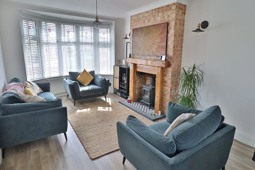 Property photo 2 of 12