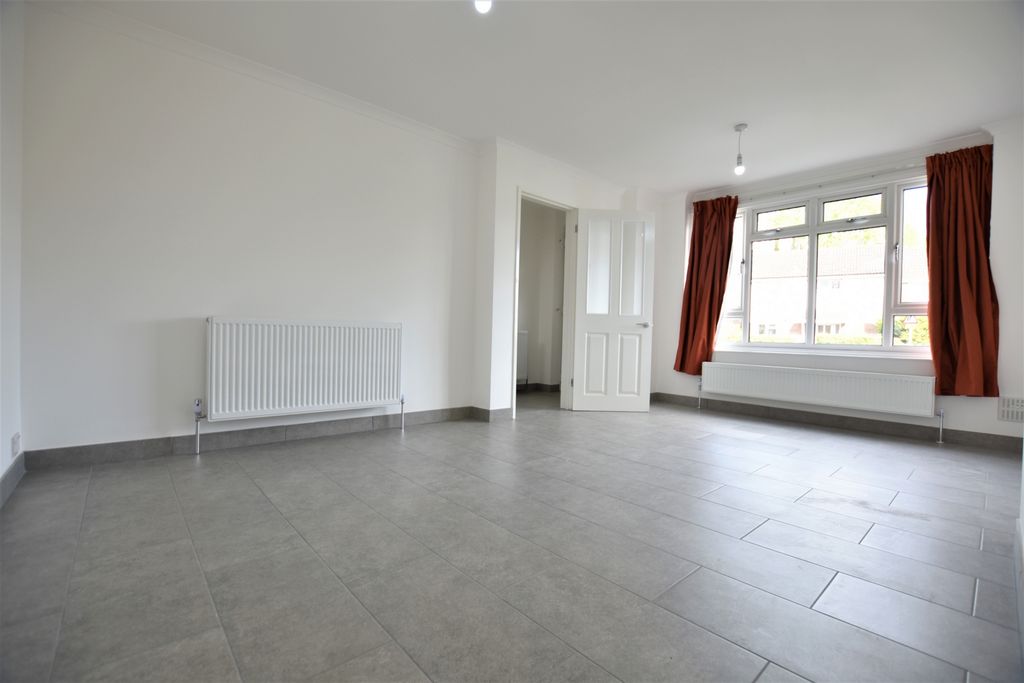 Property photo 2 of 7 Living Room