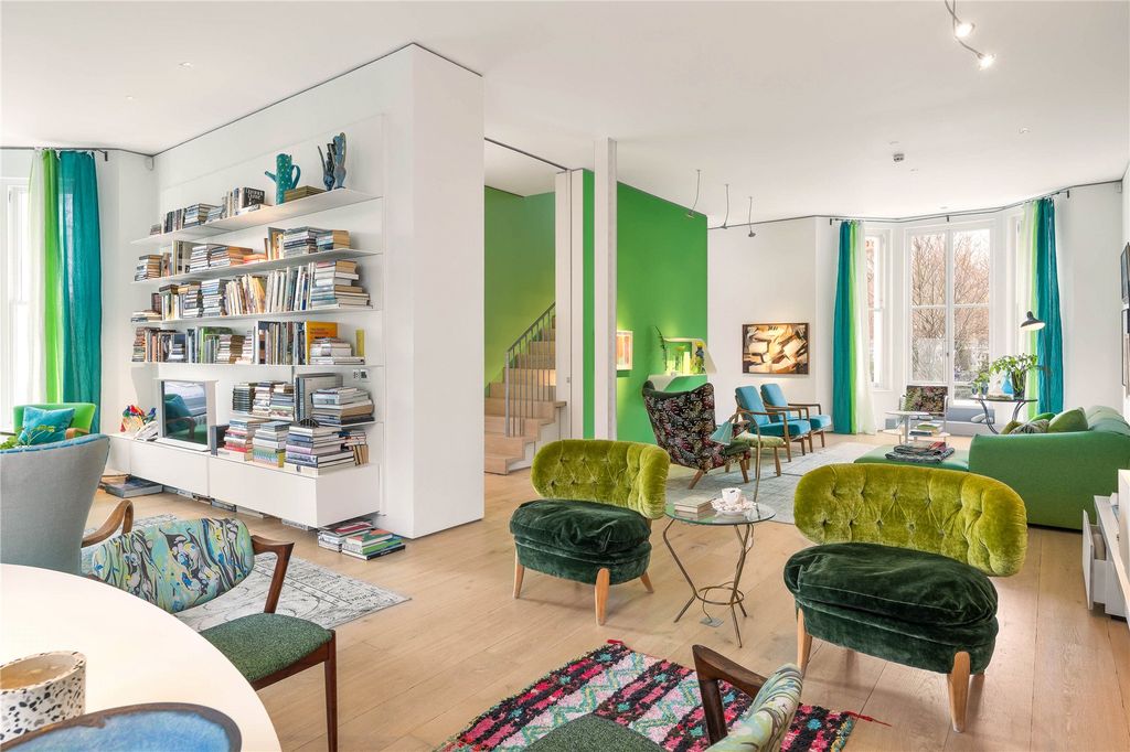 Property photo 1 of 22 Reception