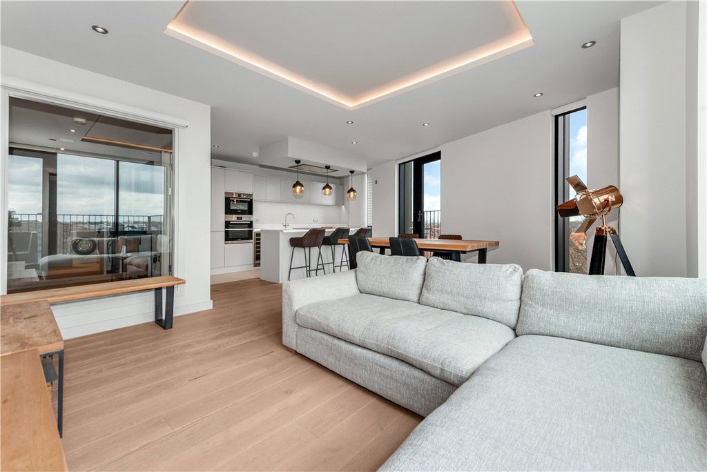 Property photo 1 of 16 Picture No. 06