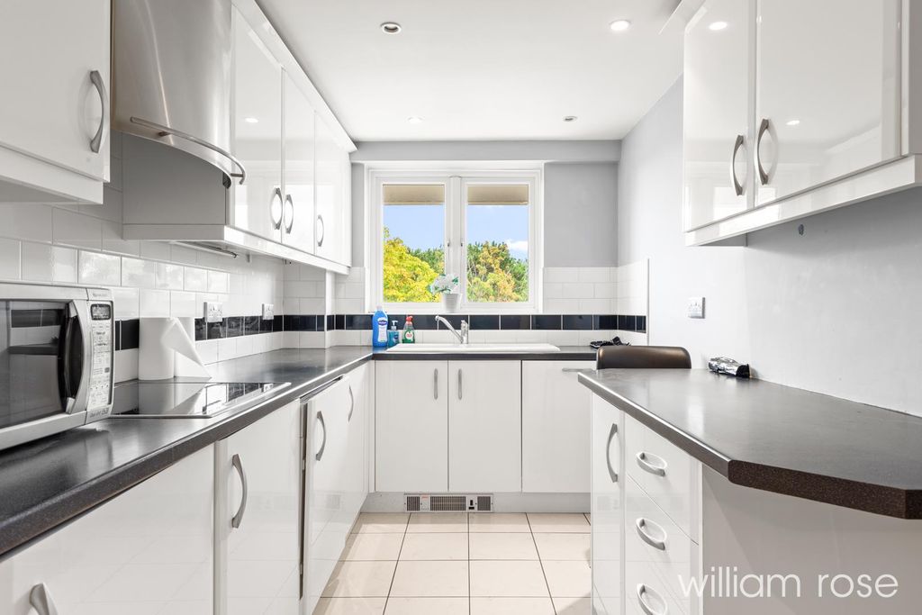 Property photo 3 of 17 Treetops_8.Jpg