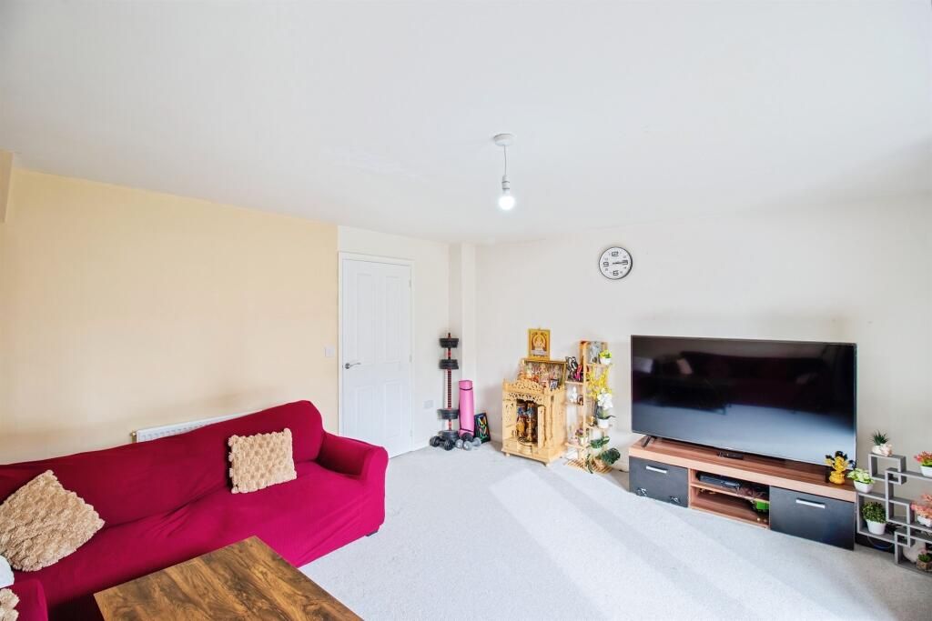 Property photo 3 of 13