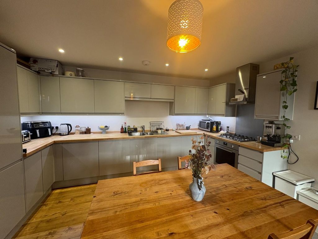 Property photo 2 of 11 Img_6479.Jpg