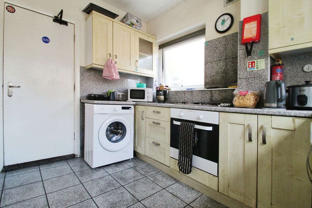 Property photo 3 of 6 Communal Kitchen - Angle 1