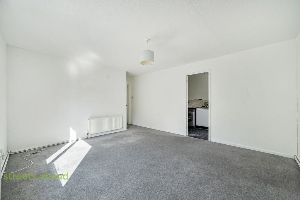 Property photo 2 of 12 59ce7Df1-Bfed-46B...