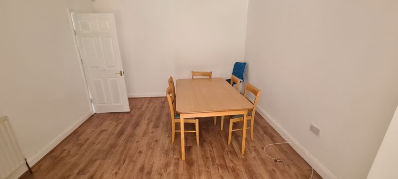 Property photo 3 of 11 Photo 6