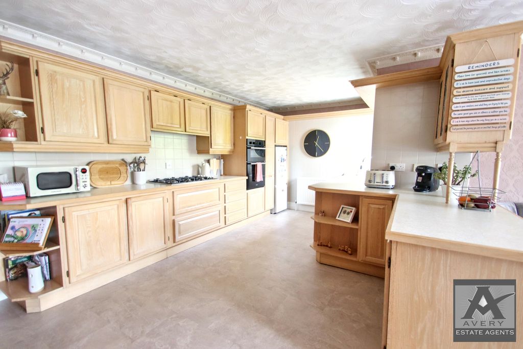 Property photo 3 of 44 Gallery