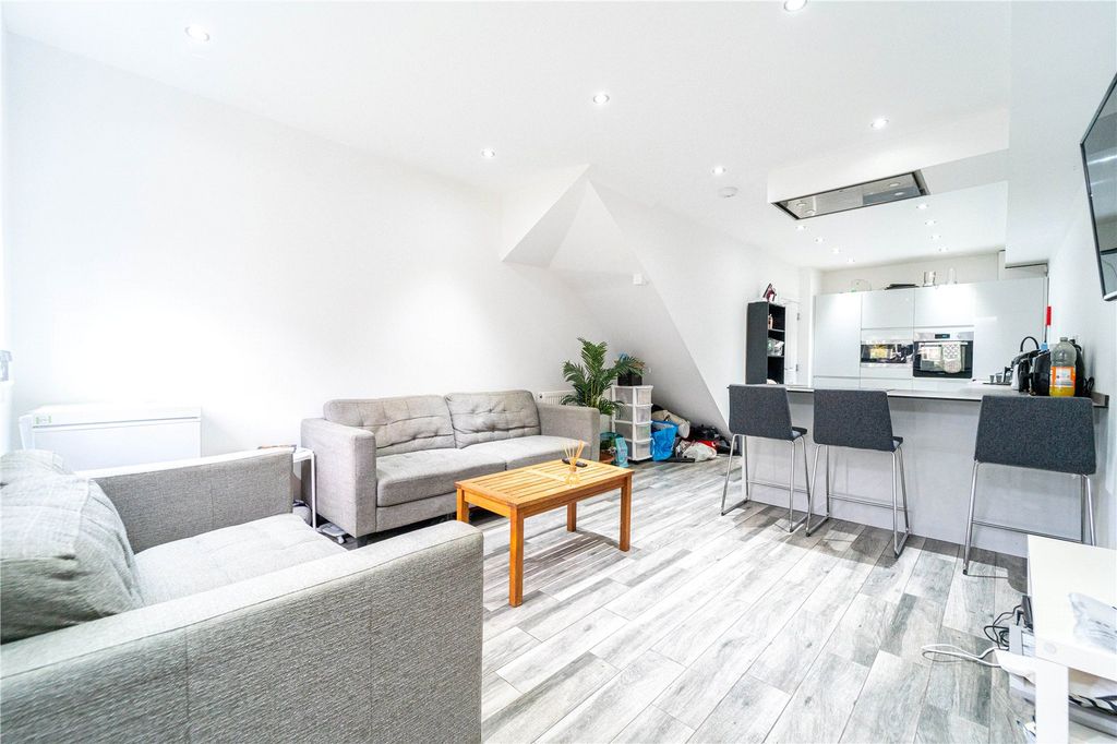 Property photo 3 of 22 Picture No. 27