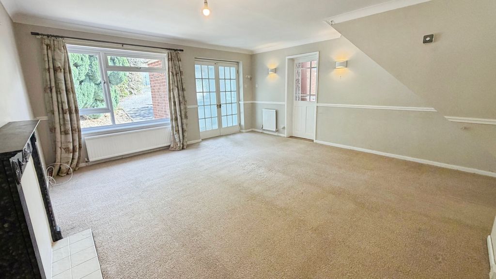 Property photo 2 of 11 Living Room