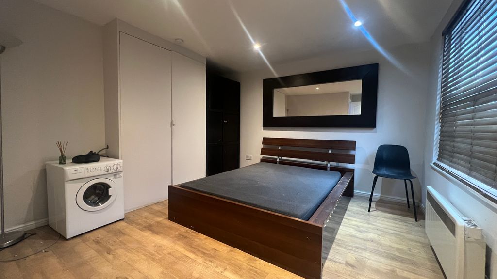 Property photo 1 of 4