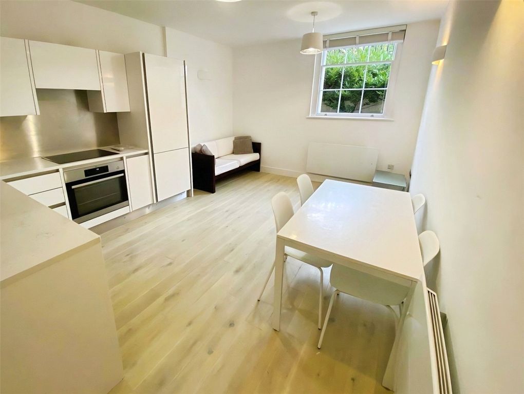 Property photo 2 of 7 Picture No. 06