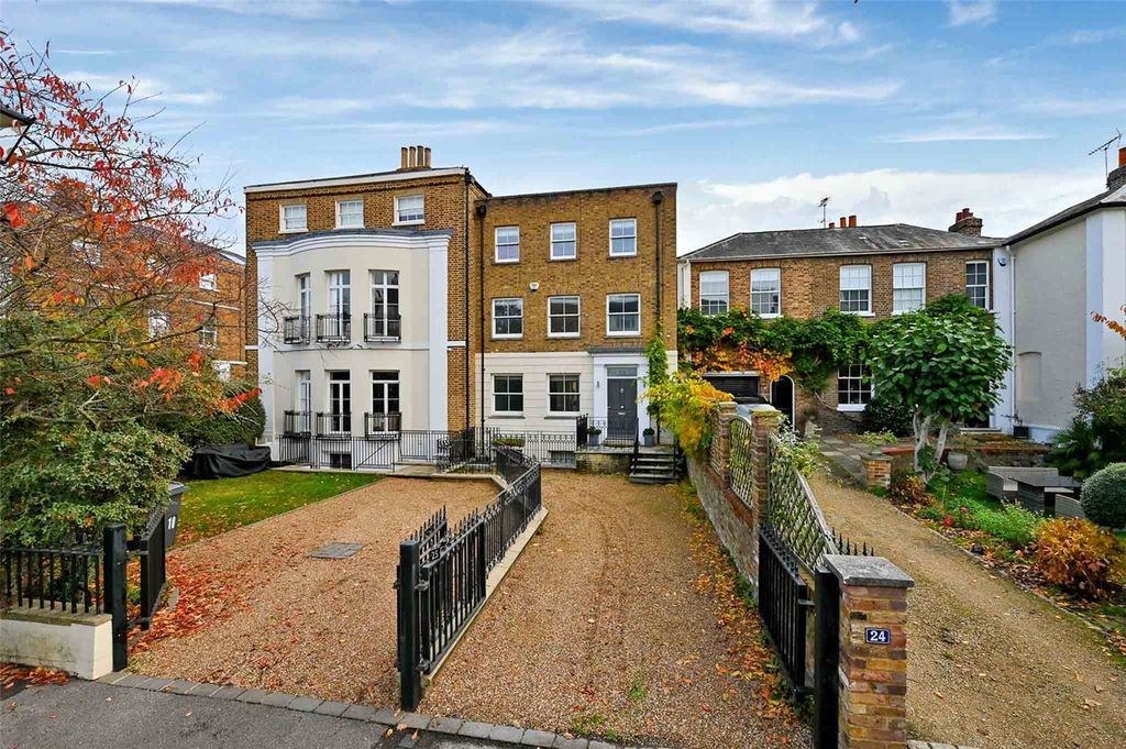 Property photo 1 of 14 Front