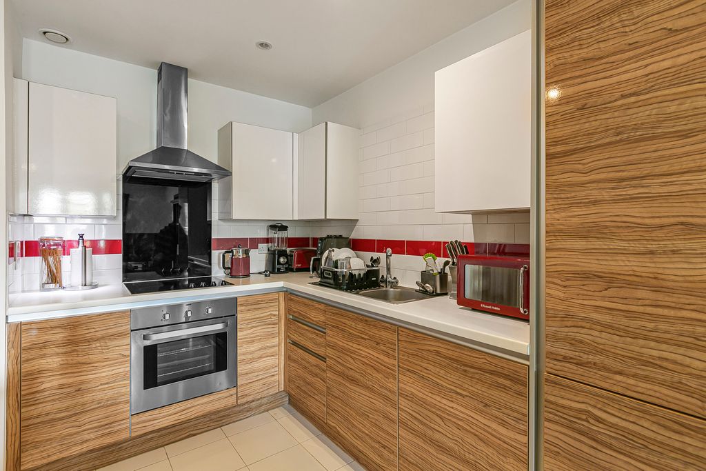 Property photo 3 of 15 Kitchen