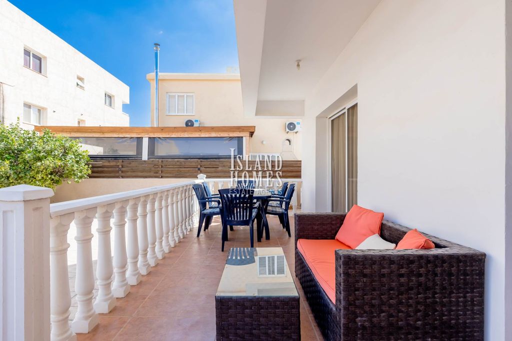 Property photo 3 of 32