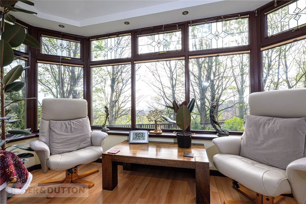 Property photo 2 of 27 Conservatory