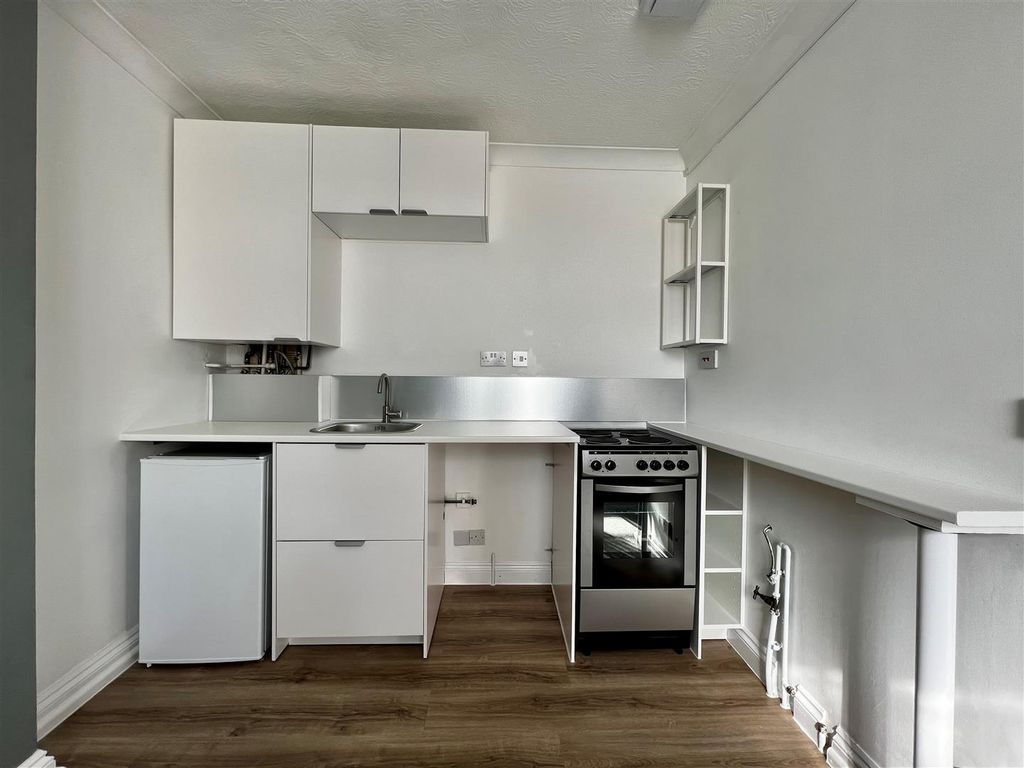 Property photo 3 of 5 Kitchen.Jpg