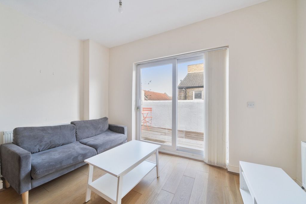 Property photo 2 of 18 Picture No. 09