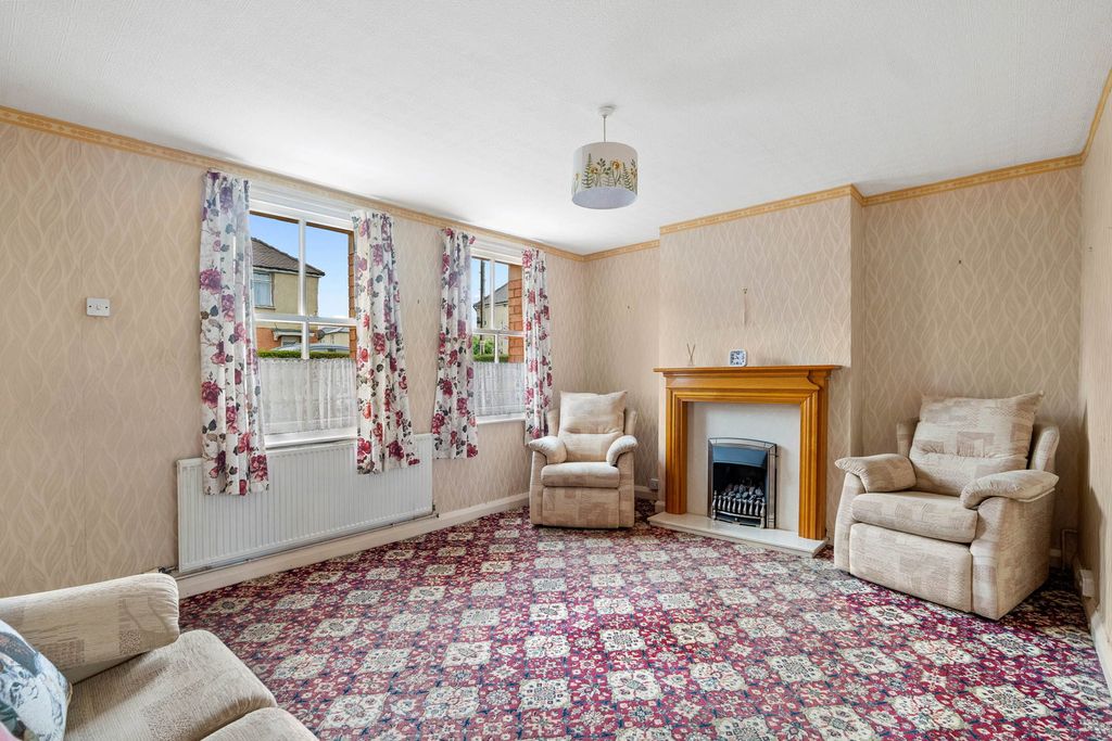 Property photo 3 of 9
