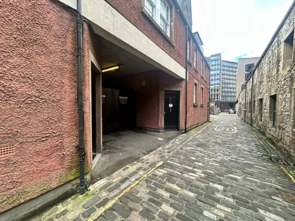 Kings Stable Lane, Grassmarket, Edinburgh EH1 - View 6