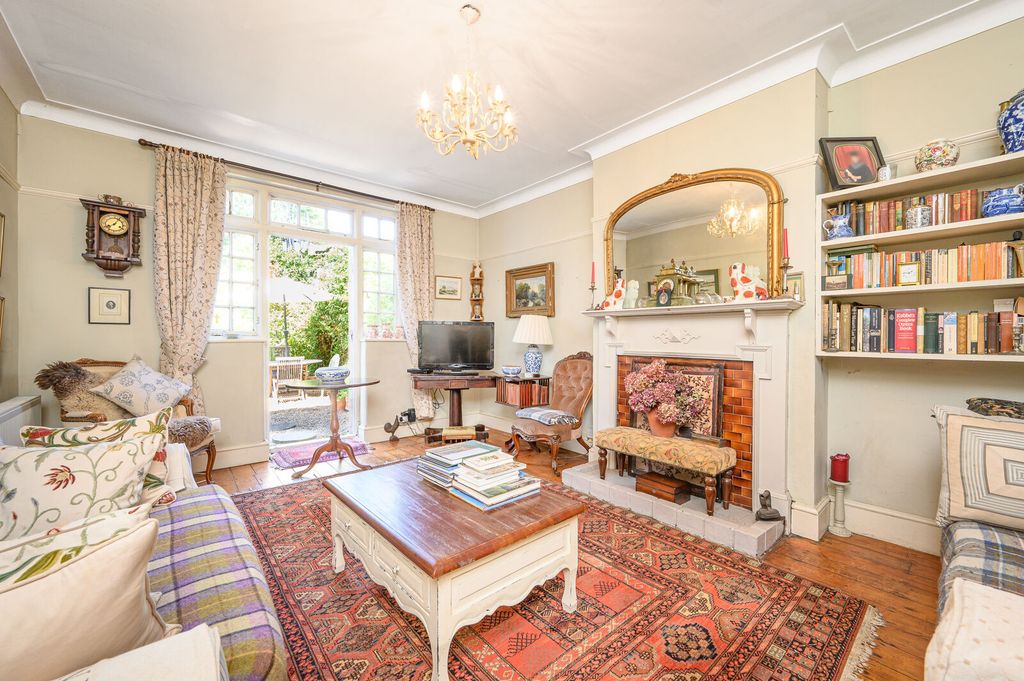 Property photo 2 of 16