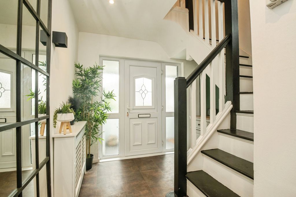 Property photo 2 of 20 Pbox-Img.Jpg