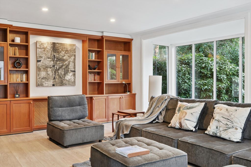 Property photo 3 of 23 Image