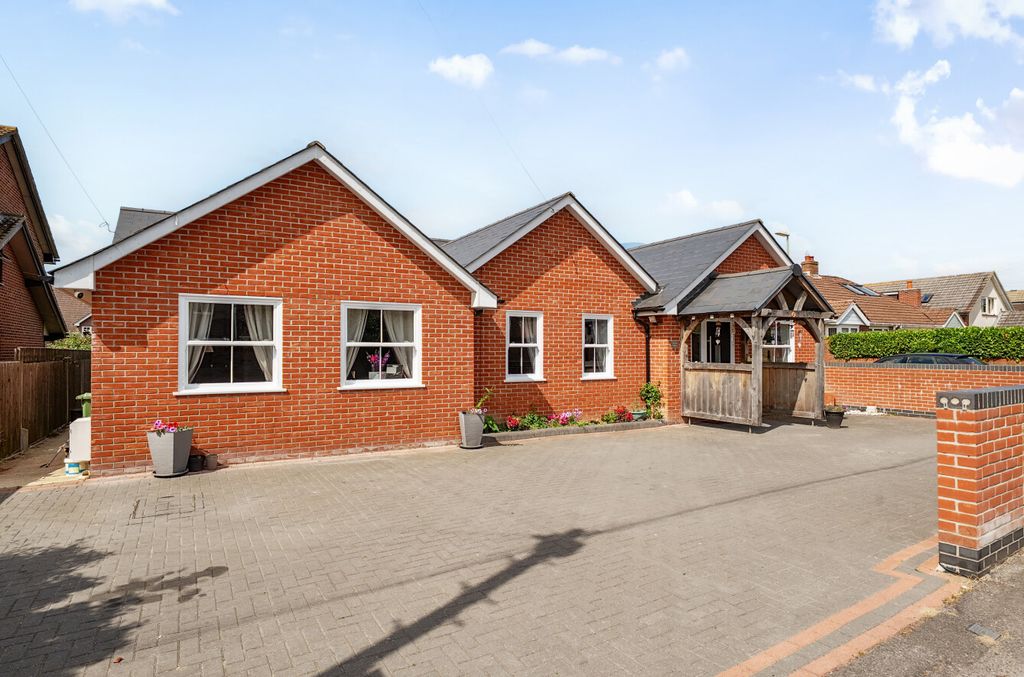 Property photo 1 of 12 1326702-4-688758E...