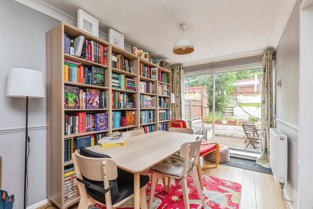 Property photo 3 of 16