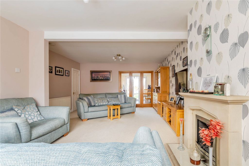 Property photo 3 of 26 Picture No. 27