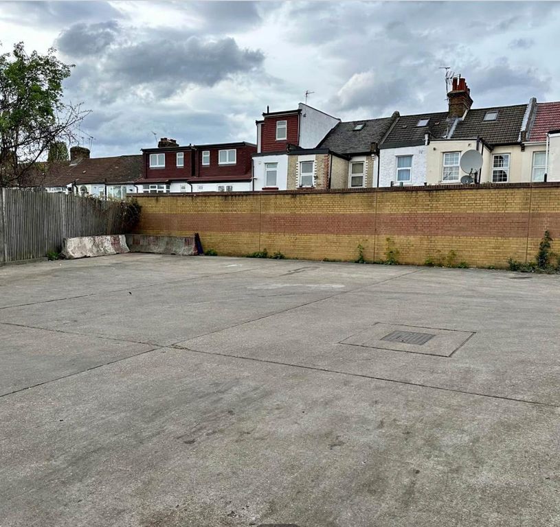 Property photo 1 of 1