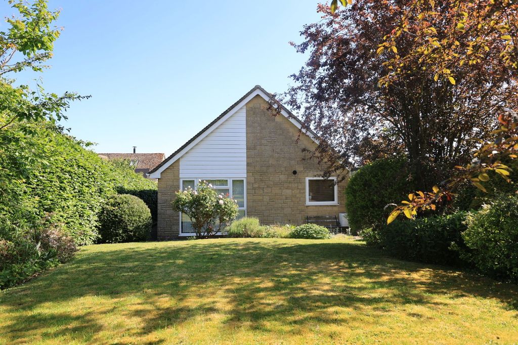 Property photo 2 of 18