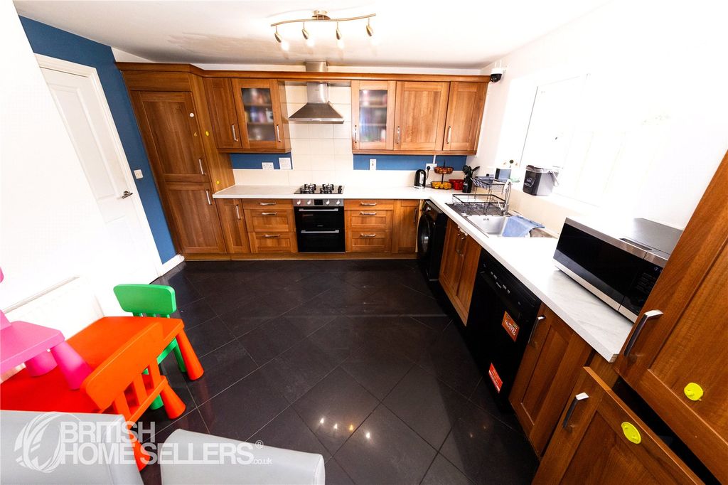 Property photo 2 of 23 Picture No. 31