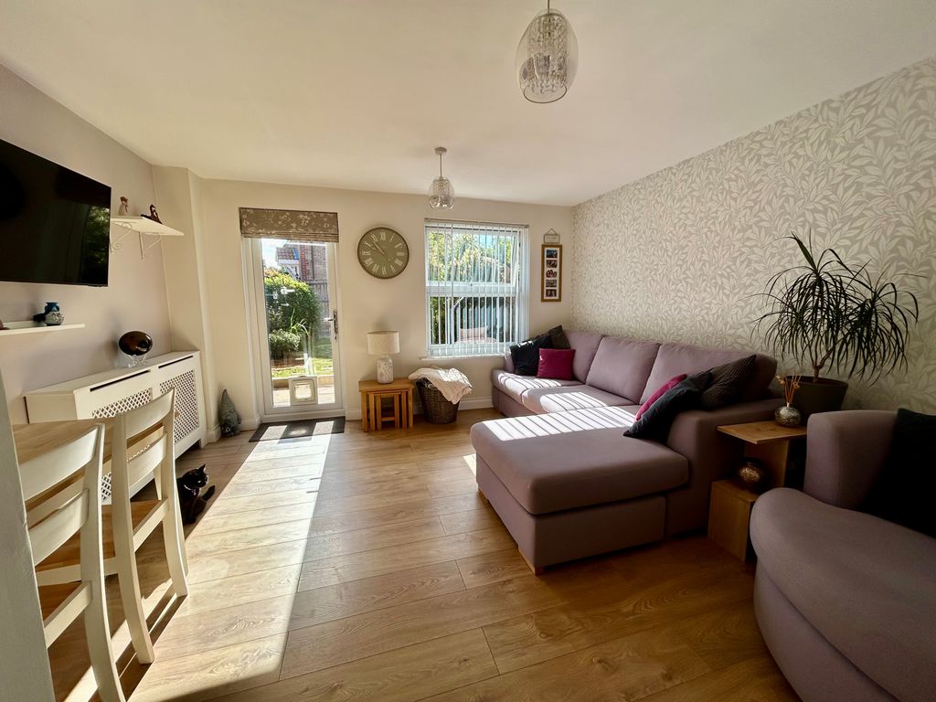 Property photo 2 of 11