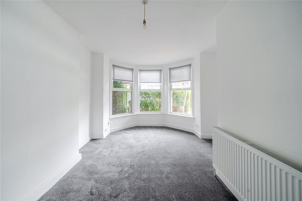 Property photo 3 of 18 Picture No. 09