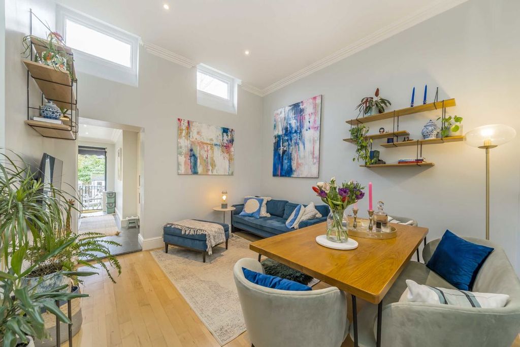 Property photo 3 of 6