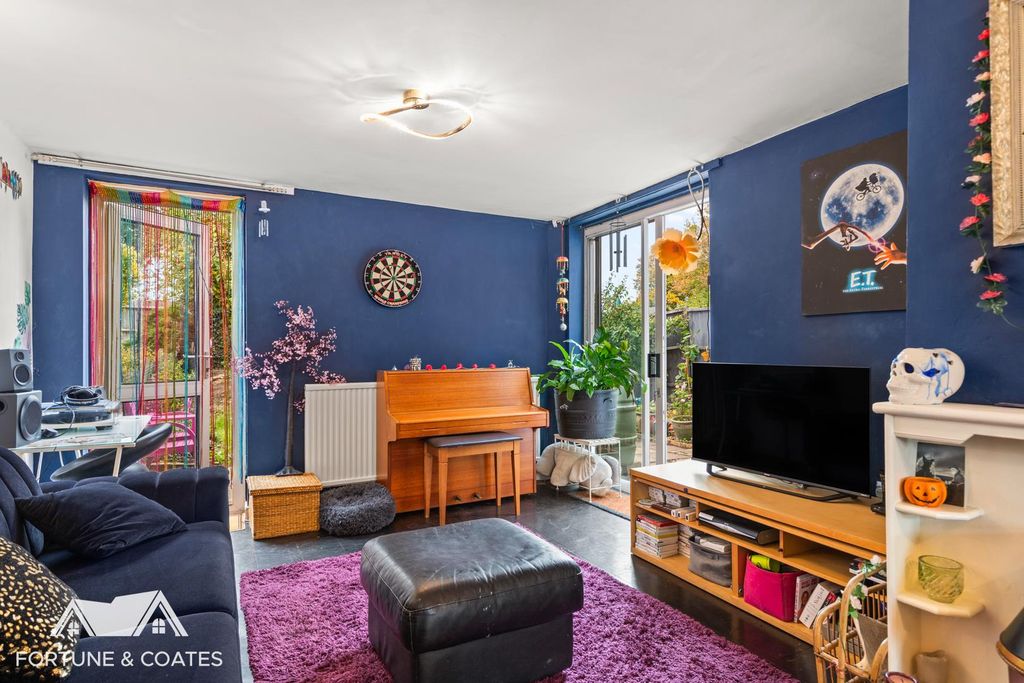 Property photo 3 of 14 Woodcroft_8.Jpg