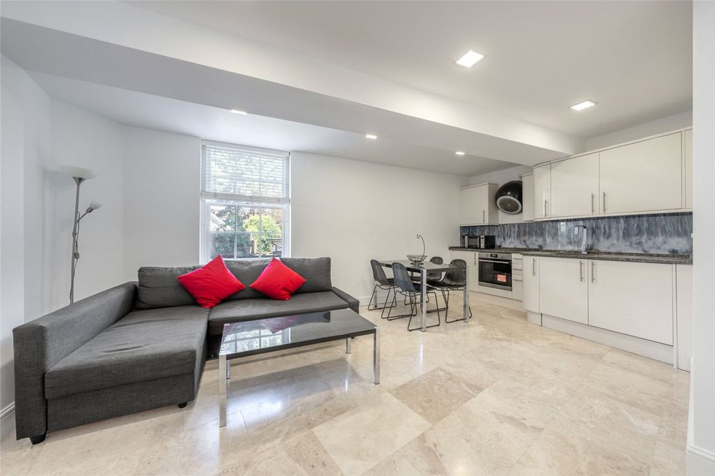 Property photo 1 of 14 Picture No. 13