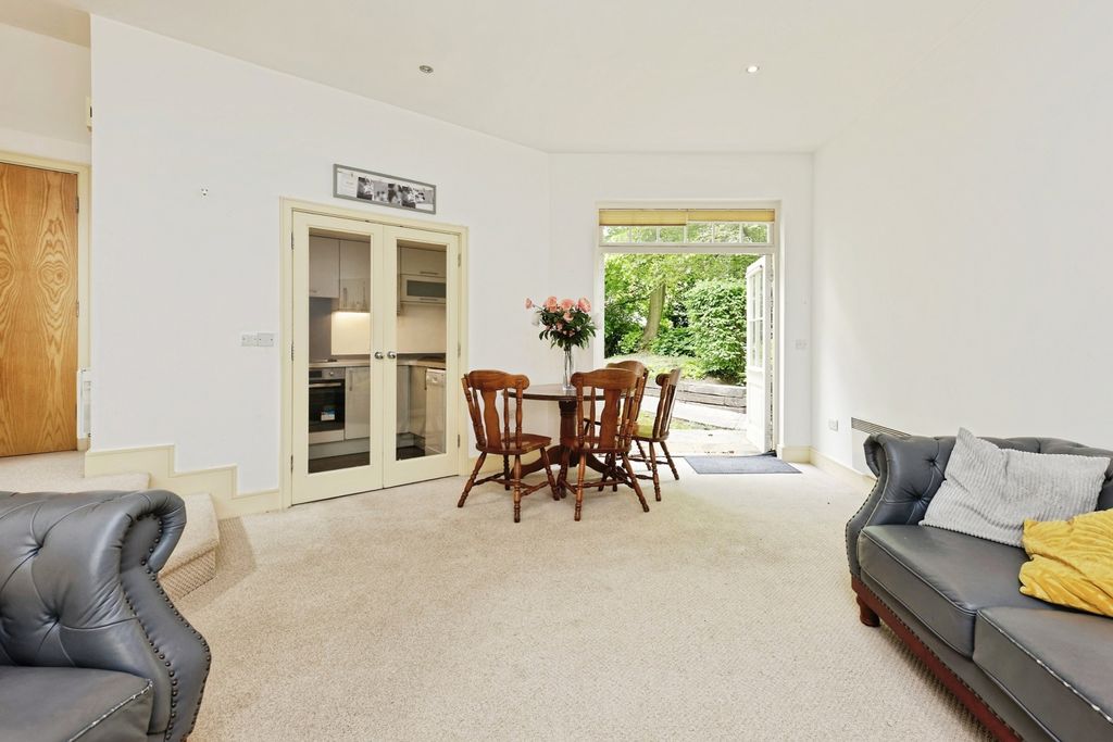Property photo 3 of 22 Pbox-Img.Jpg