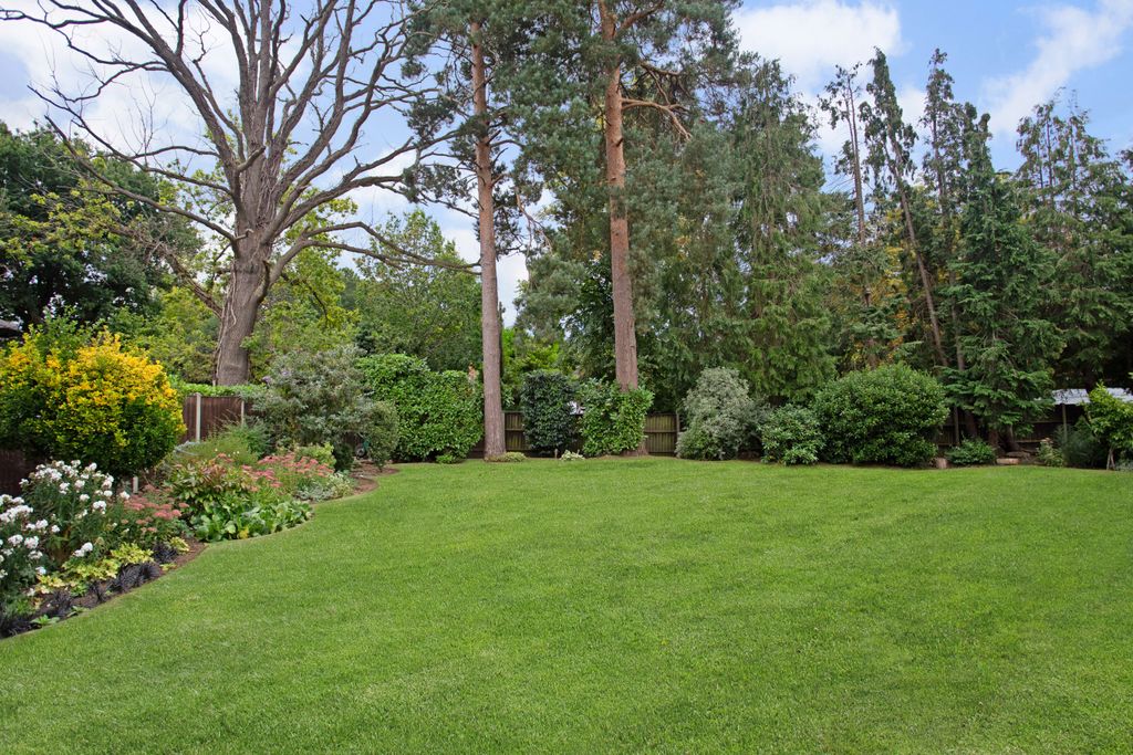 Property photo 2 of 21