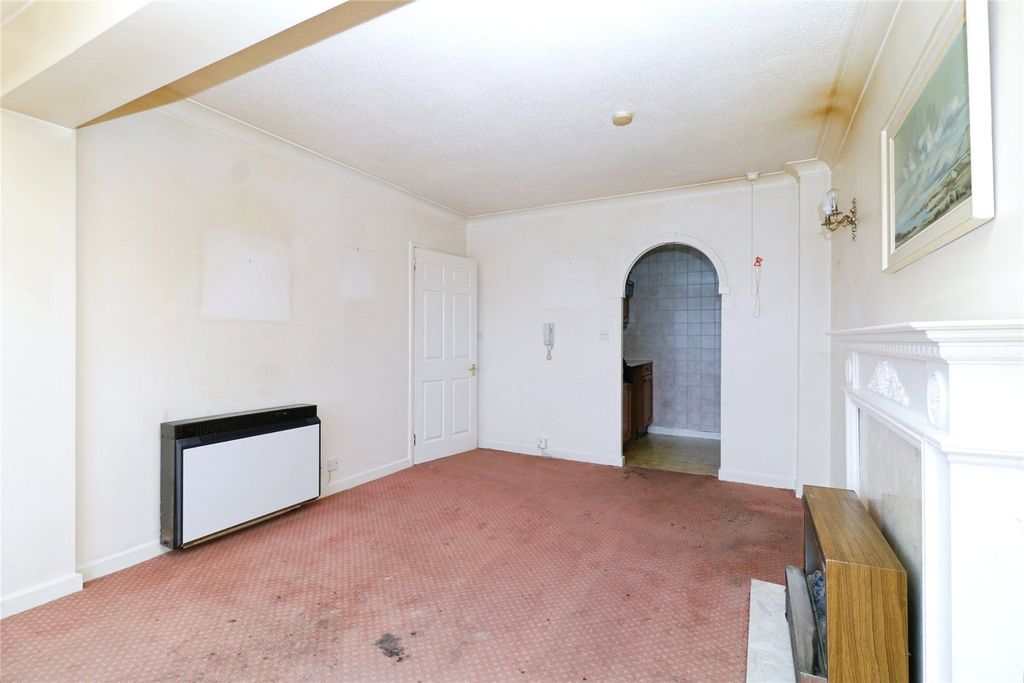 Property photo 2 of 11 Living Room