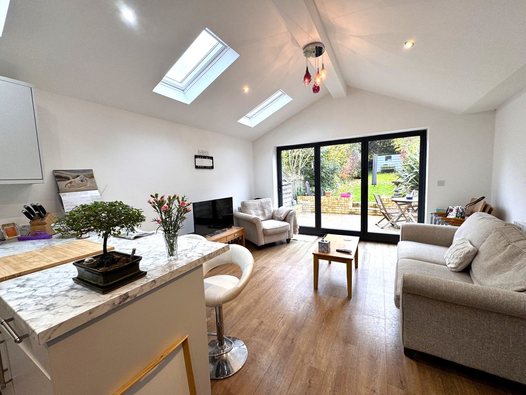 Property photo 2 of 18 Image