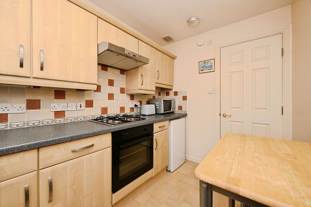 Property photo 3 of 8