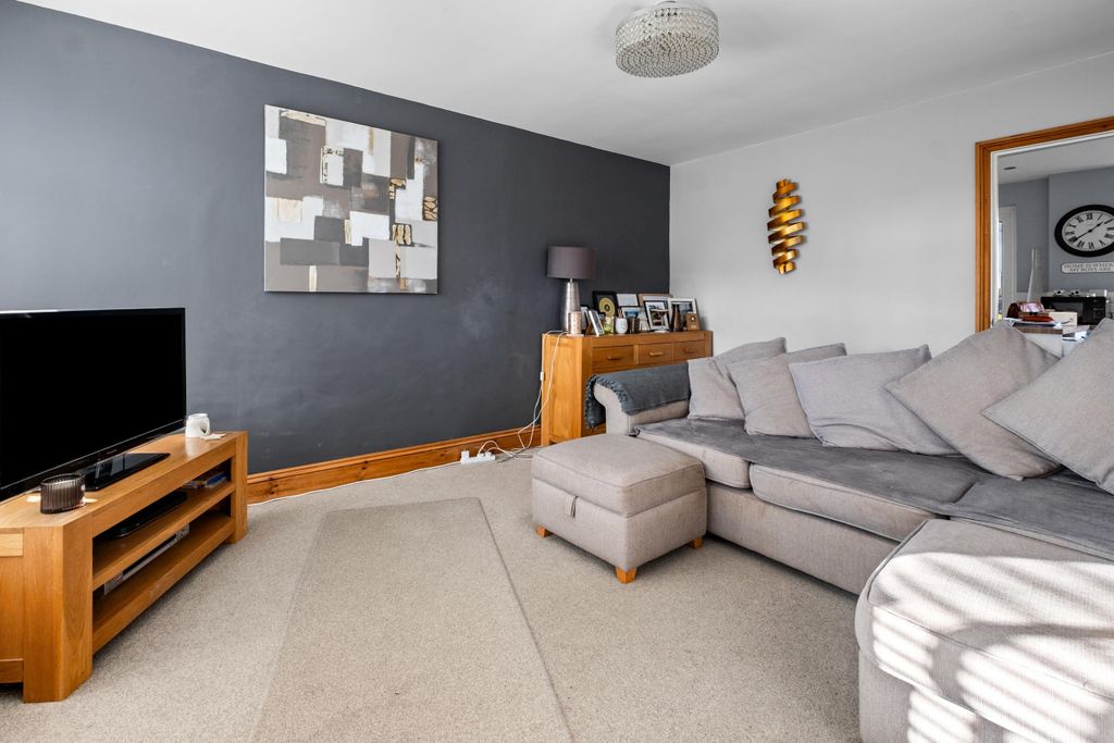 Property photo 3 of 16 Dscf0001